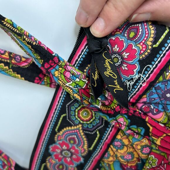 Vera Bradley Symphony In Hue Shoulder Bag, Cosmetics bag,Zipper Closure Like New - Picture 4 of 5